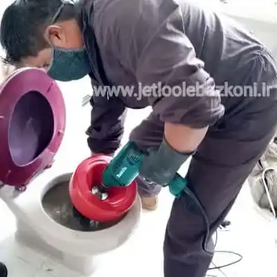 لوله بازکنی در میدان حر تهران